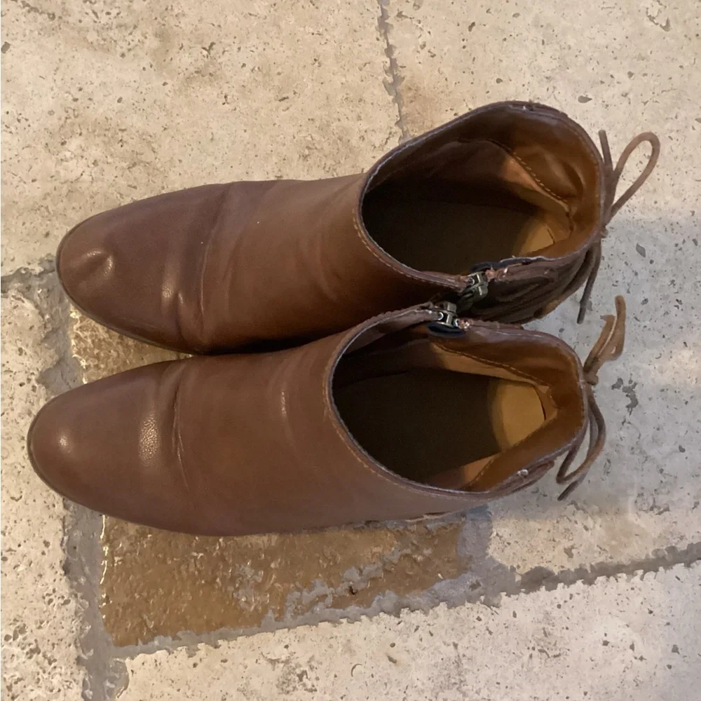 Bamboo ankle heeled booties-side zip-back tie-SZ 9